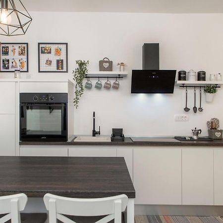 Apartment Vinotoc Izola Bagian luar foto